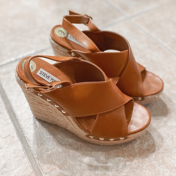 STEVE MADDEN WEDGES - Picture 2 of 2